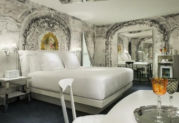 &nbsp;Photo&nbsp;4