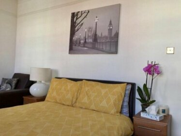 Central Holiday Apartment